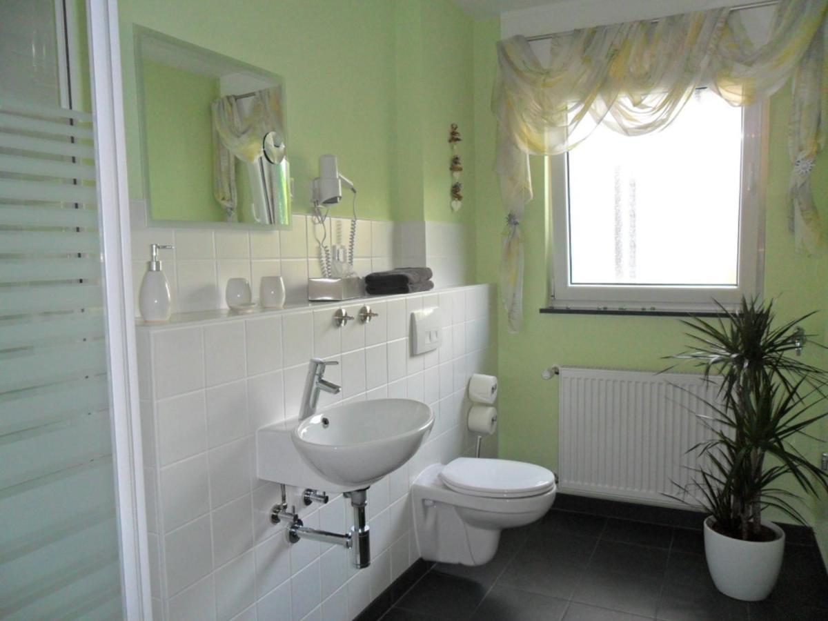 Ferienwohnung Im Rosental Андернах Экстерьер фото